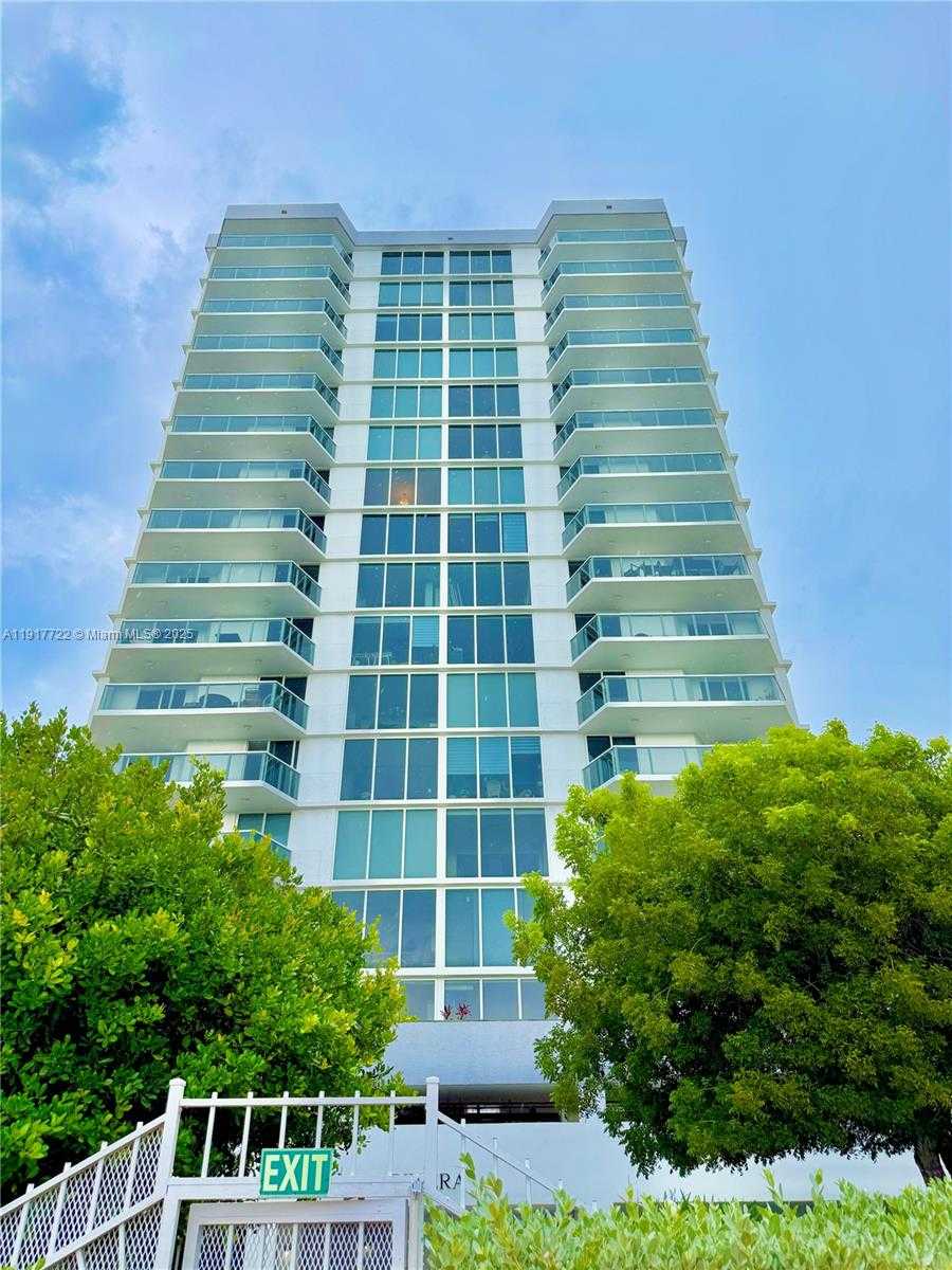Small Image of 2401 COLLINS AVE #611, Miami Beach Number 2