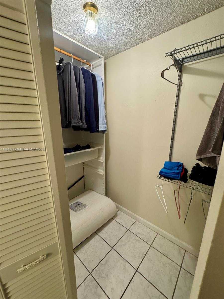 Small Image of 2401 COLLINS AVE #611, Miami Beach Number 28