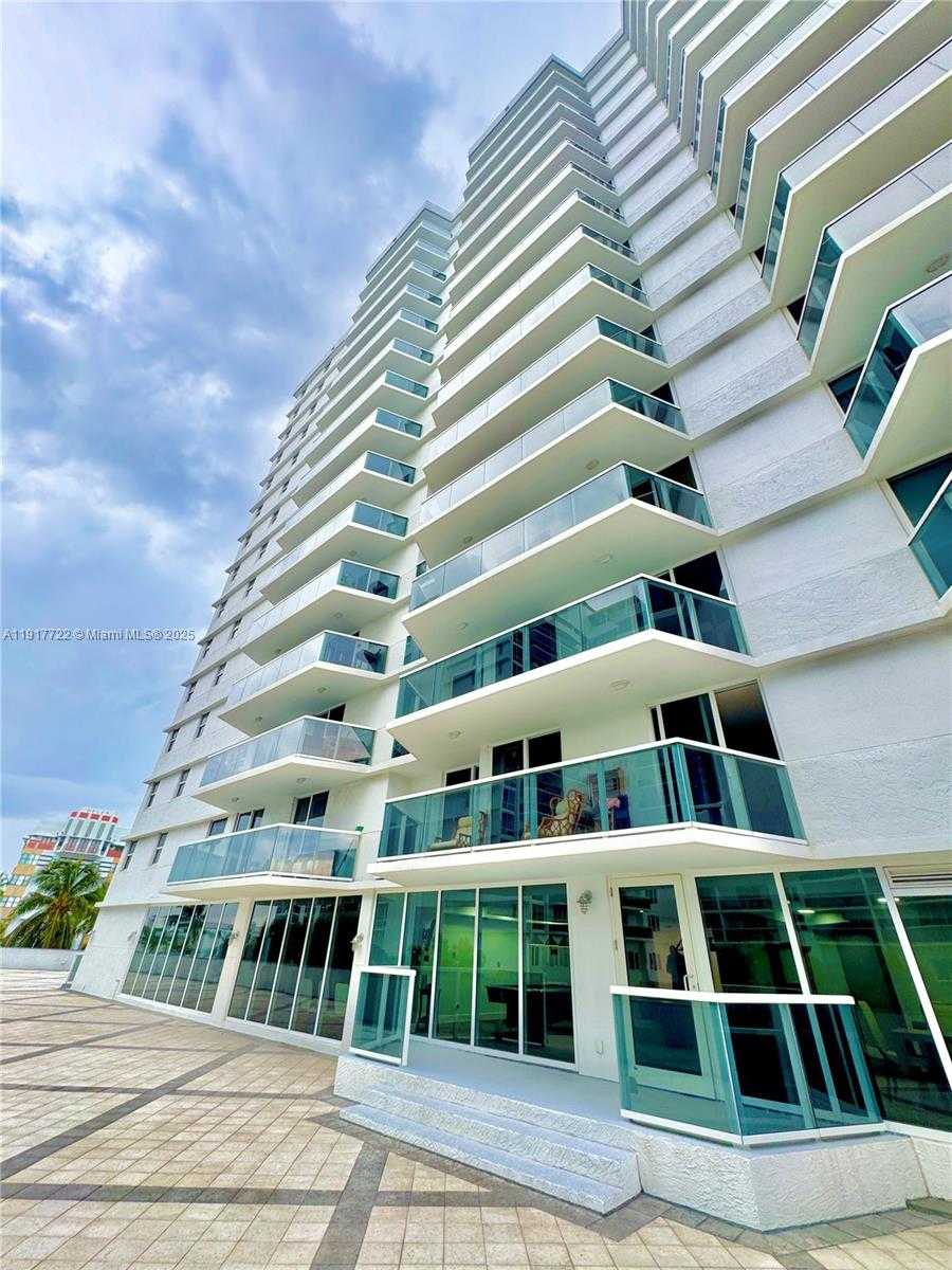 Small Image of 2401 COLLINS AVE #611, Miami Beach Number 3