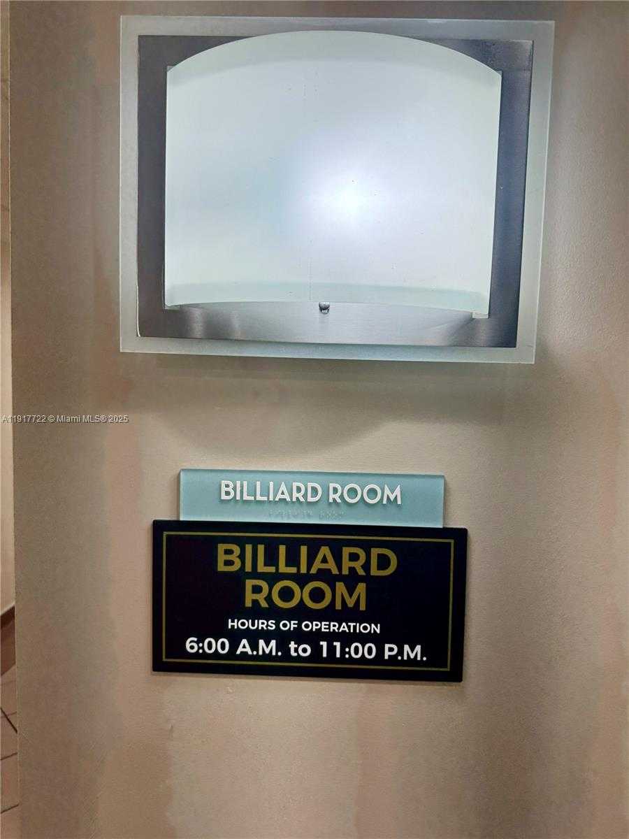 Small Image of 2401 COLLINS AVE #611, Miami Beach Number 35