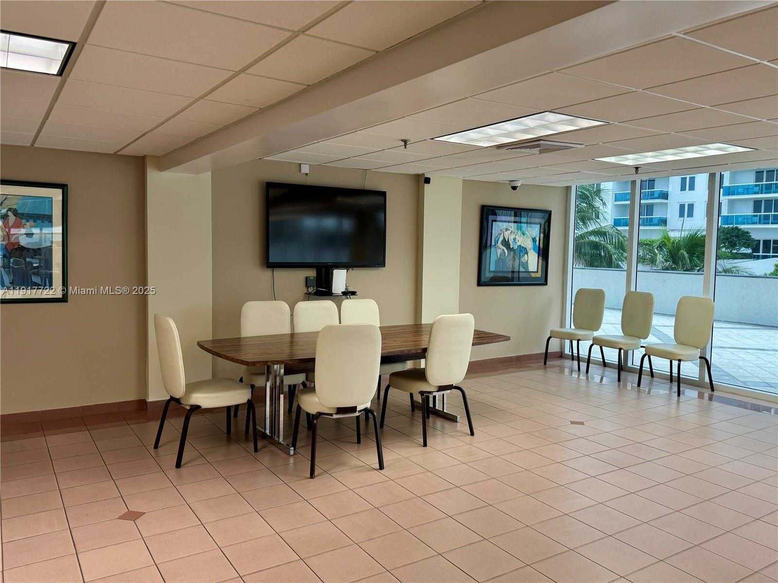 Small Image of 2401 COLLINS AVE #611, Miami Beach Number 45