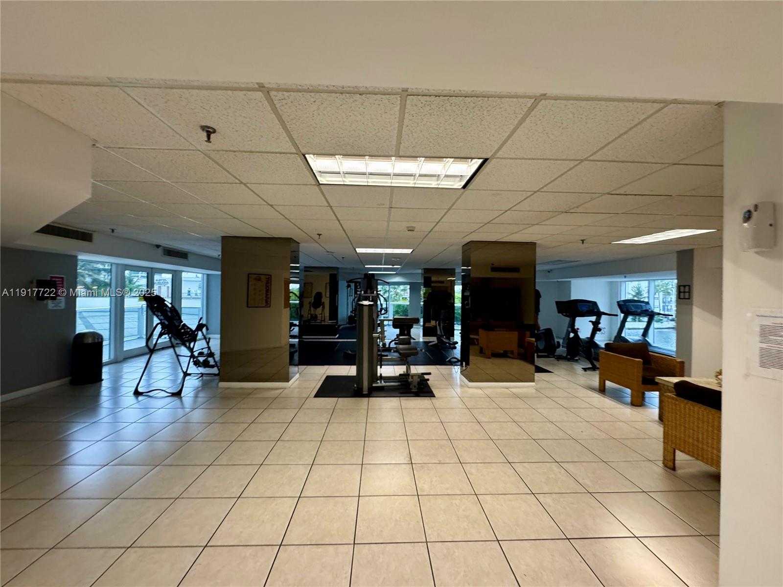 Small Image of 2401 COLLINS AVE #611, Miami Beach Number 50