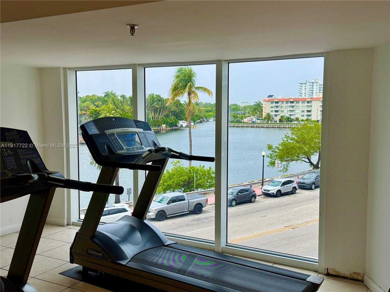 Small Image of 2401 COLLINS AVE #611, Miami Beach Number 54