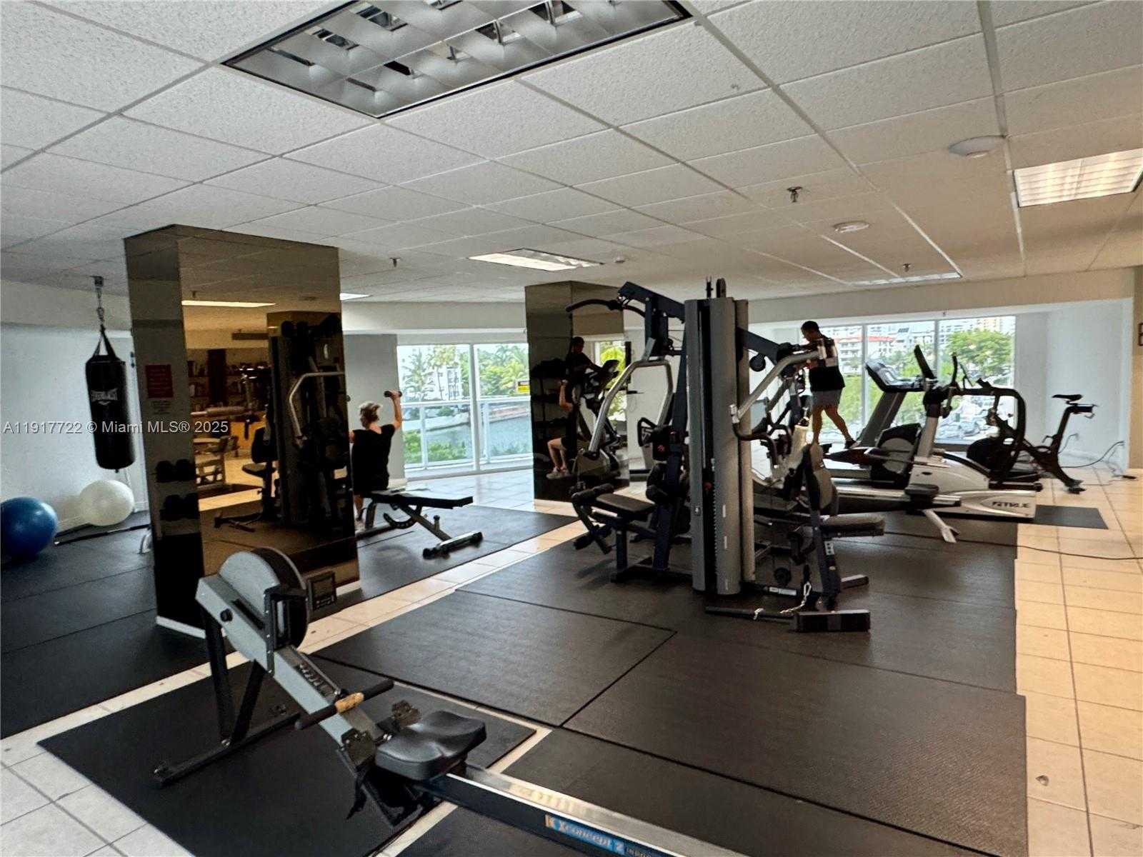 Small Image of 2401 COLLINS AVE #611, Miami Beach Number 55