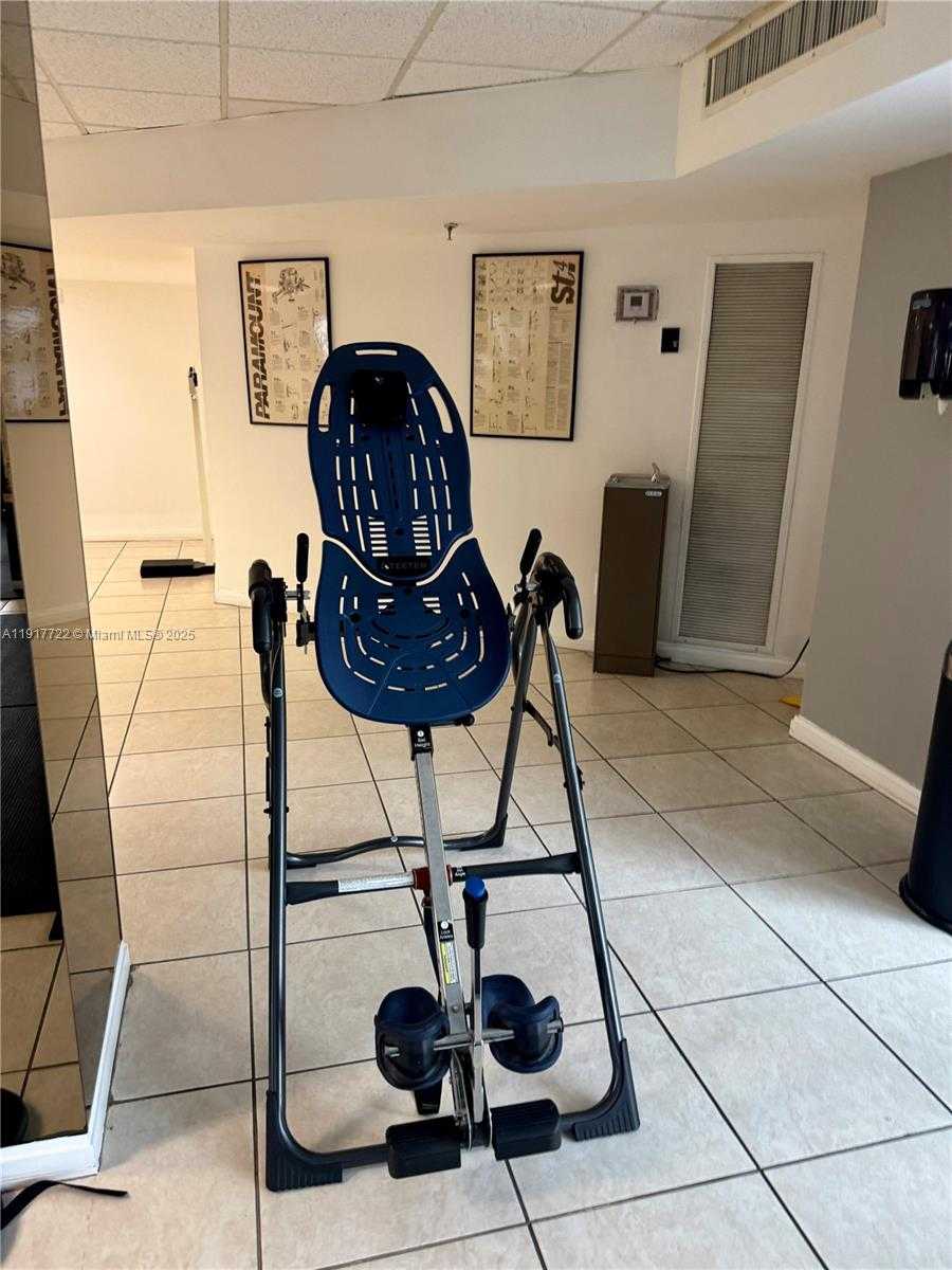 Small Image of 2401 COLLINS AVE #611, Miami Beach Number 59