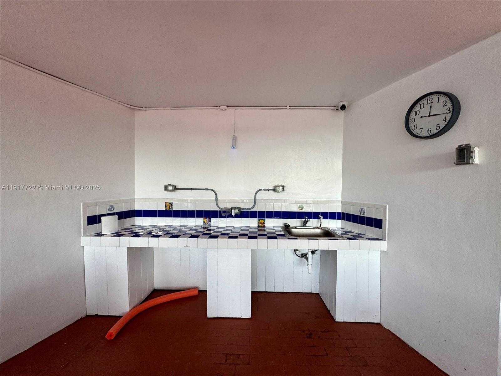 Small Image of 2401 COLLINS AVE #611, Miami Beach Number 71