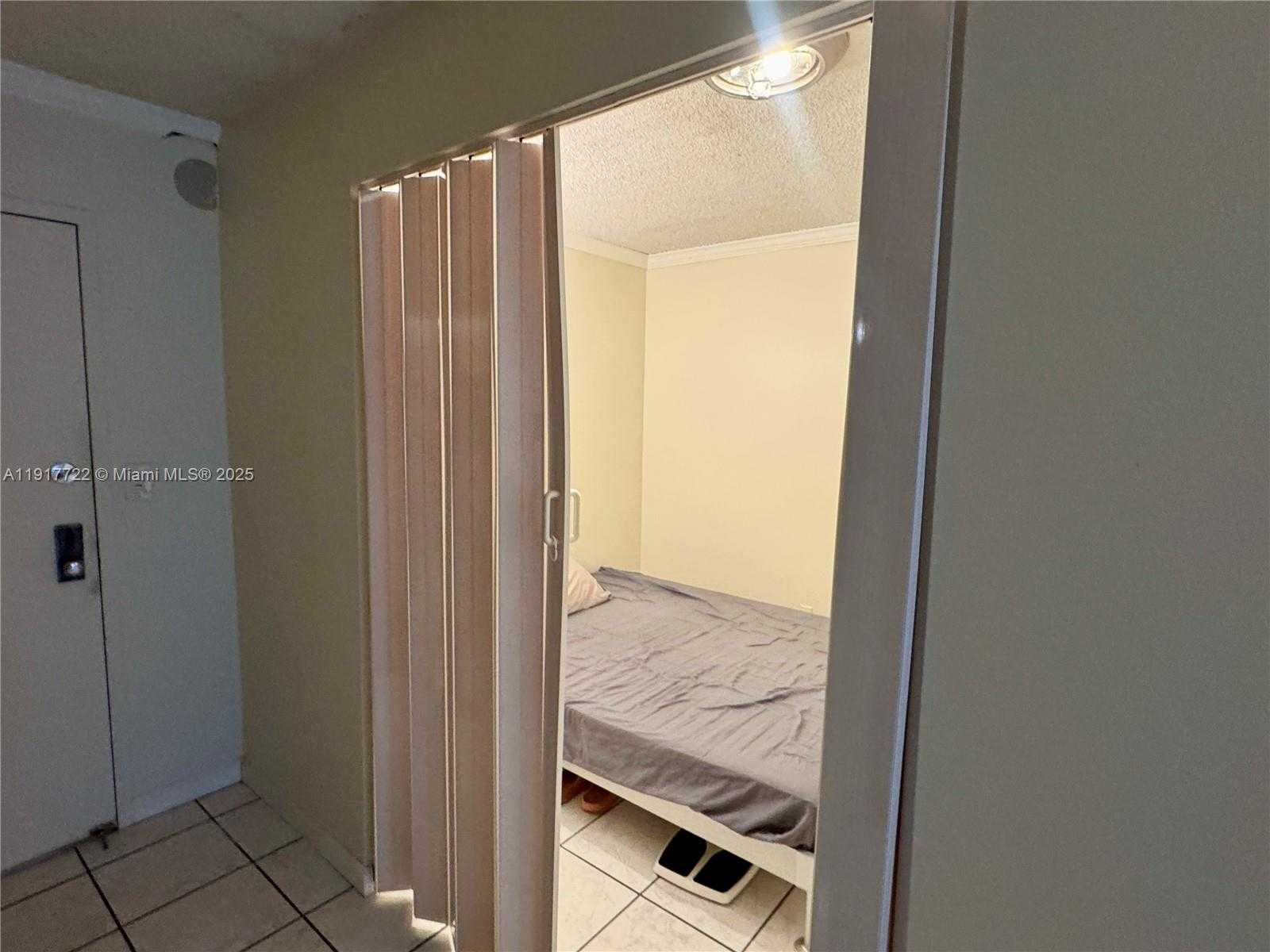 Small Image of 2401 COLLINS AVE #611, Miami Beach Number 9