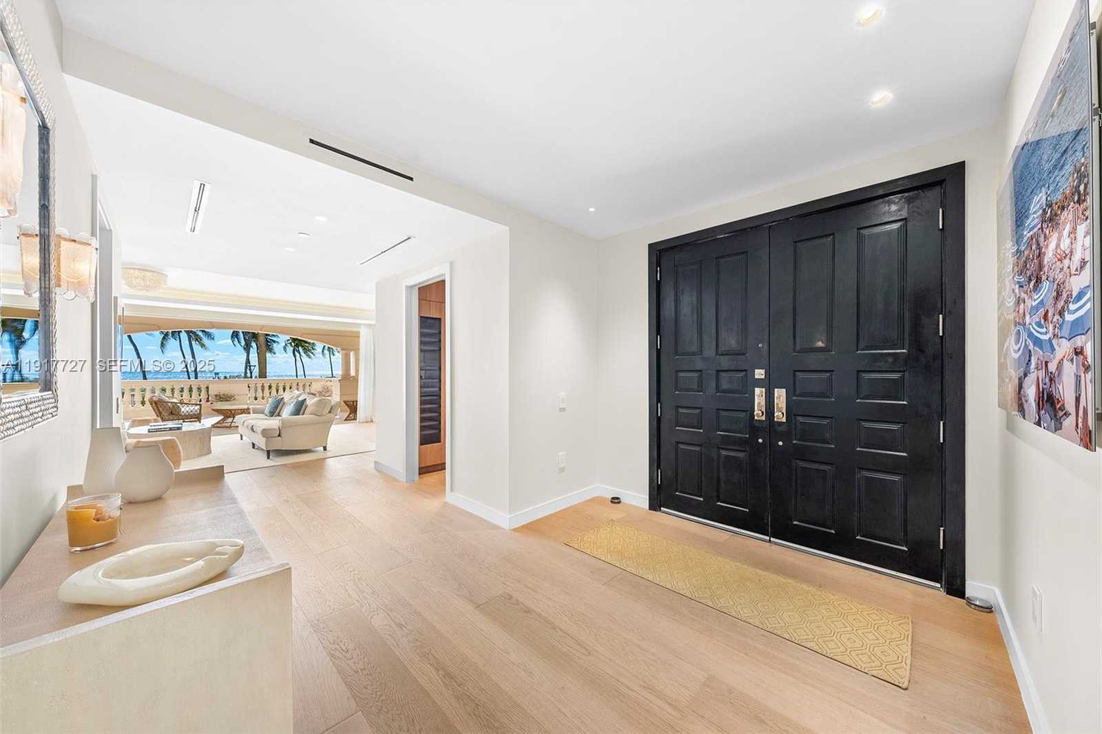 Small Image of 7916 FISHER ISLAND DR #7916, Miami Beach Number 3
