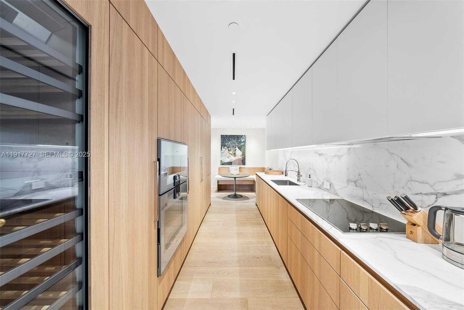 Small Image of 7916 FISHER ISLAND DR #7916, Miami Beach Number 6