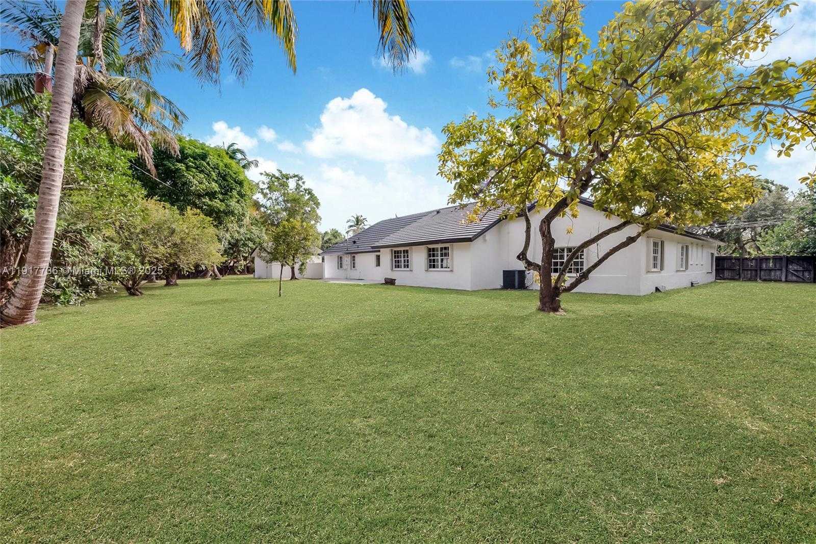 Small Image of 7675 SOUTH WEST 132ND ST, Pinecrest Number 13