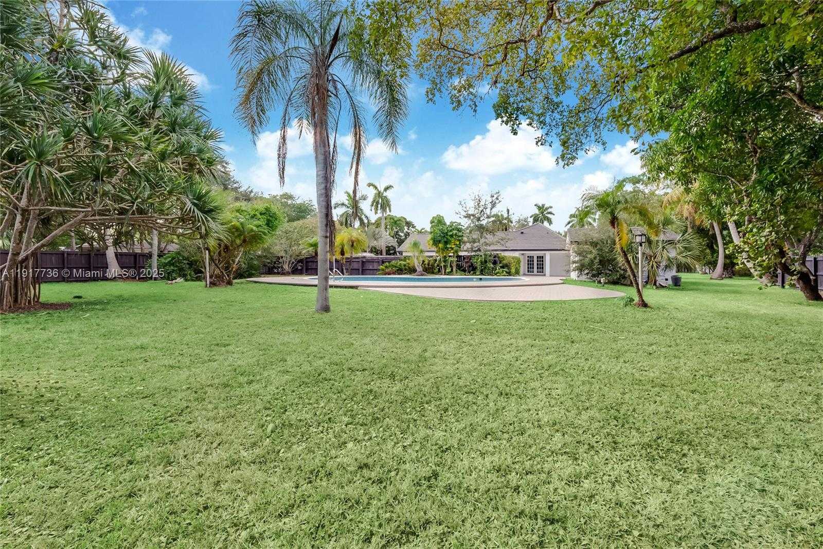 Small Image of 7675 SOUTH WEST 132ND ST, Pinecrest Number 17