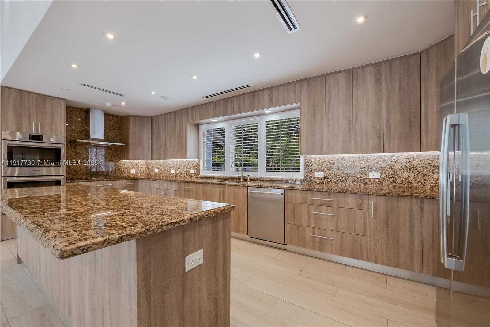 Small Image of 7675 SOUTH WEST 132ND ST, Pinecrest Number 4