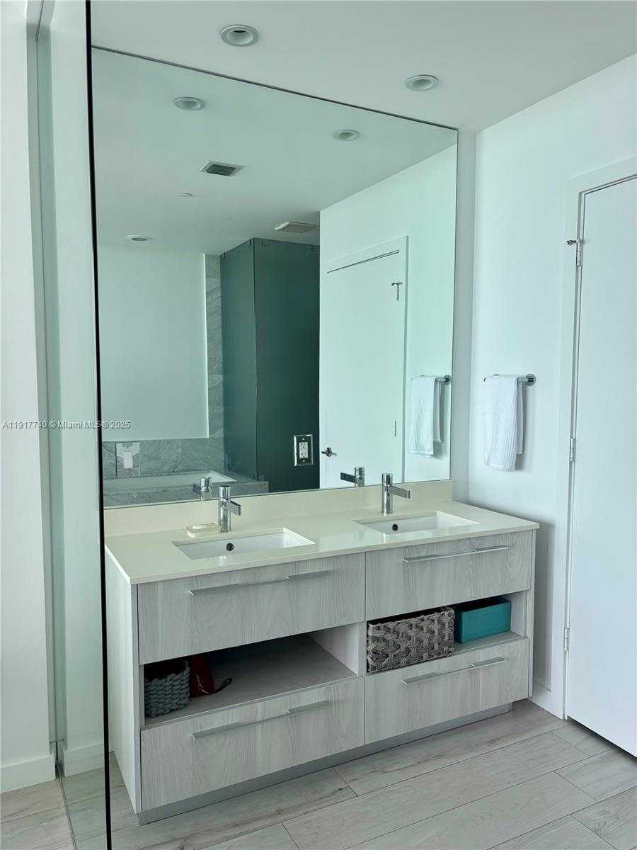 Small Image of 480 NORTH EAST 31ST ST #3105, Miami Number 19