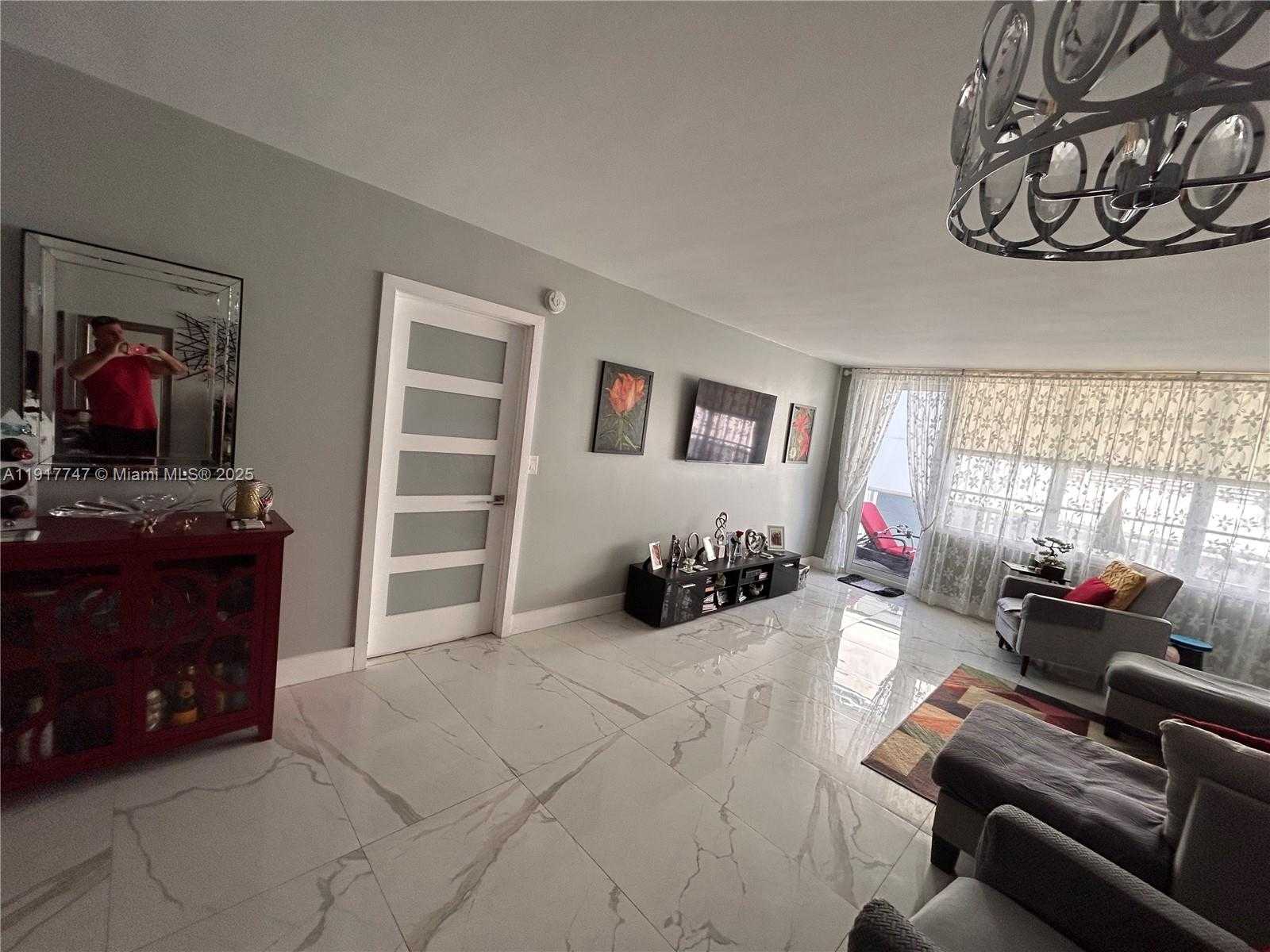 Small Image of 3725 SOUTH OCEAN DR #1103, Hollywood Number 10