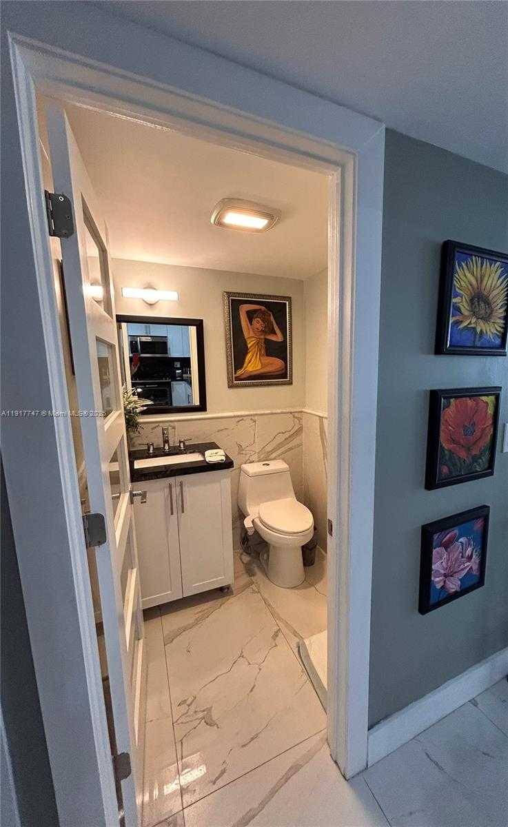 Small Image of 3725 SOUTH OCEAN DR #1103, Hollywood Number 13