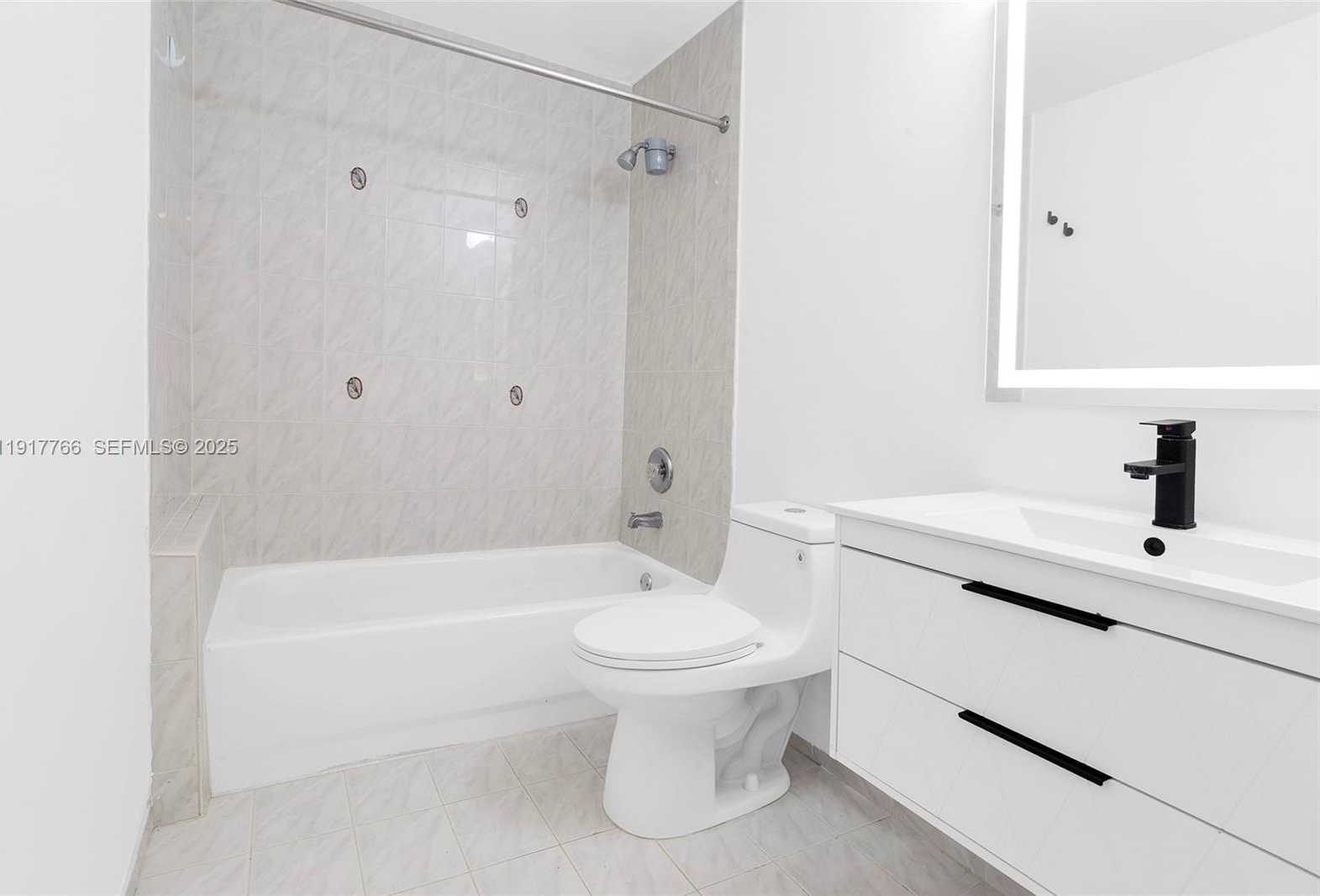 Small Image of 6670 NORTH WEST 114TH AVE #624, Doral Number 16