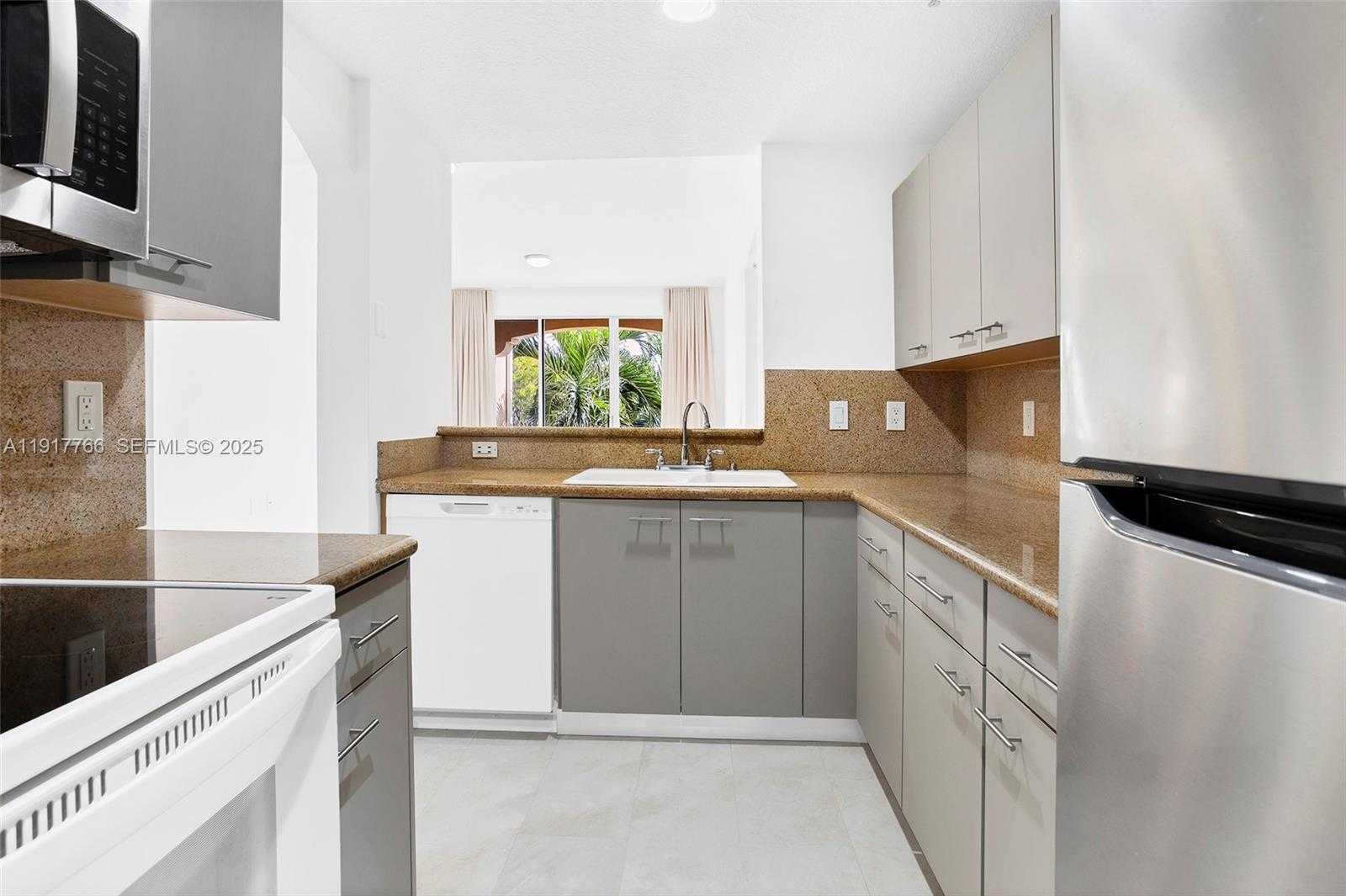 Small Image of 6670 NORTH WEST 114TH AVE #624, Doral Number 7