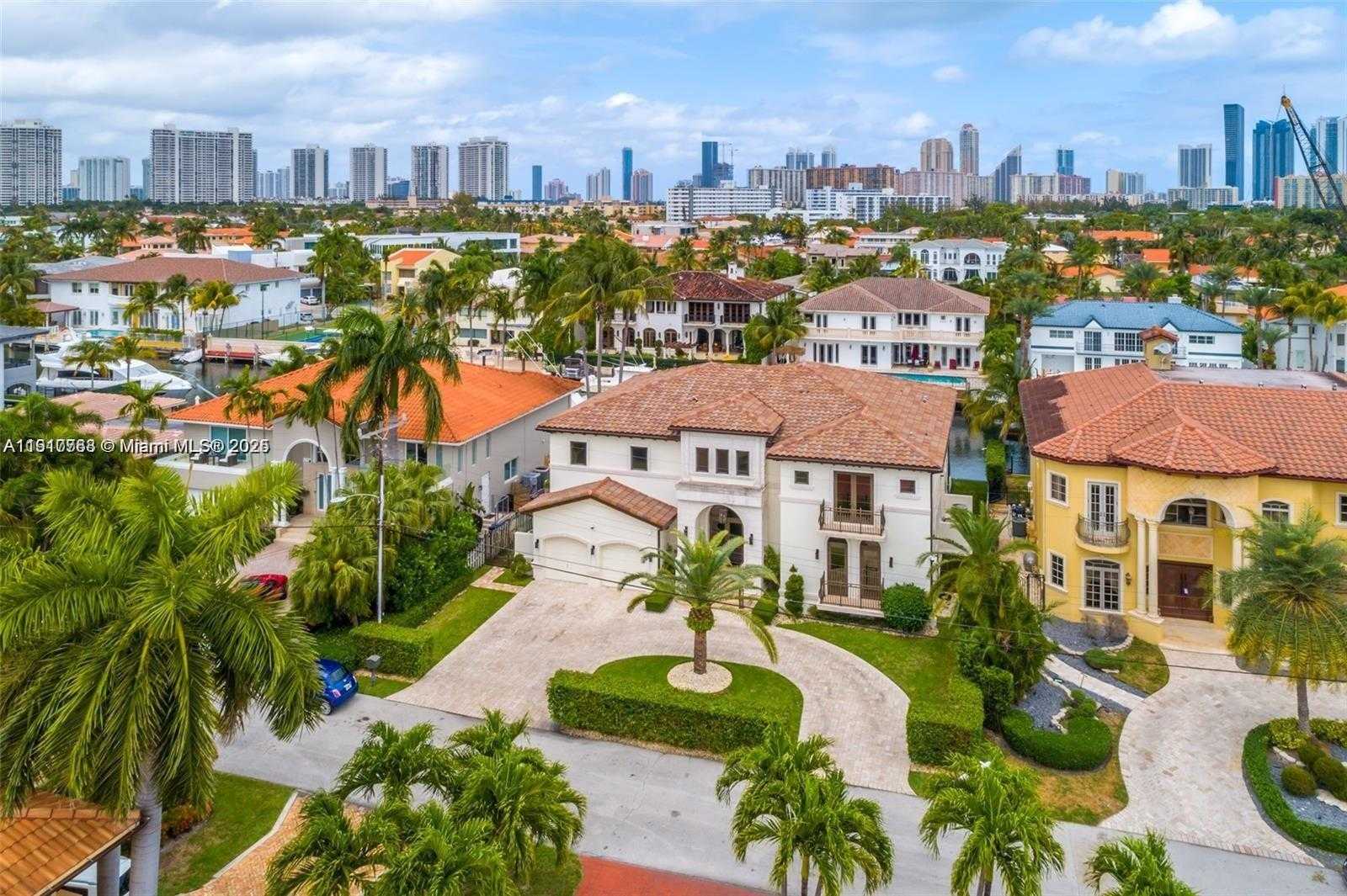 Small Image of 16433 NORTH EAST 31ST AVE, North Miami Beach Number 2