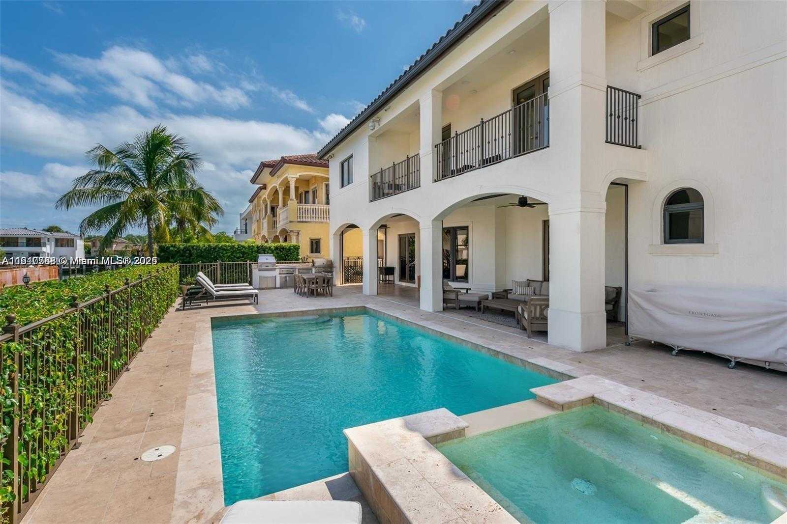 Small Image of 16433 NORTH EAST 31ST AVE, North Miami Beach Number 4