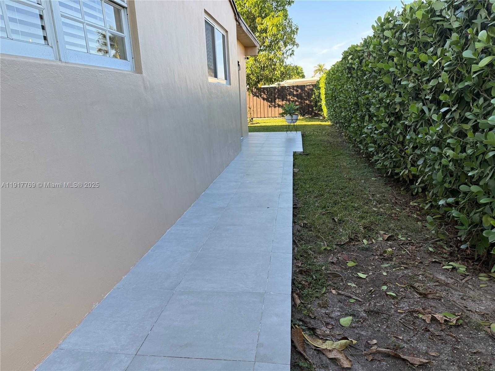 Small Image of 8791 SOUTH WEST 34TH ST, Miami Number 3