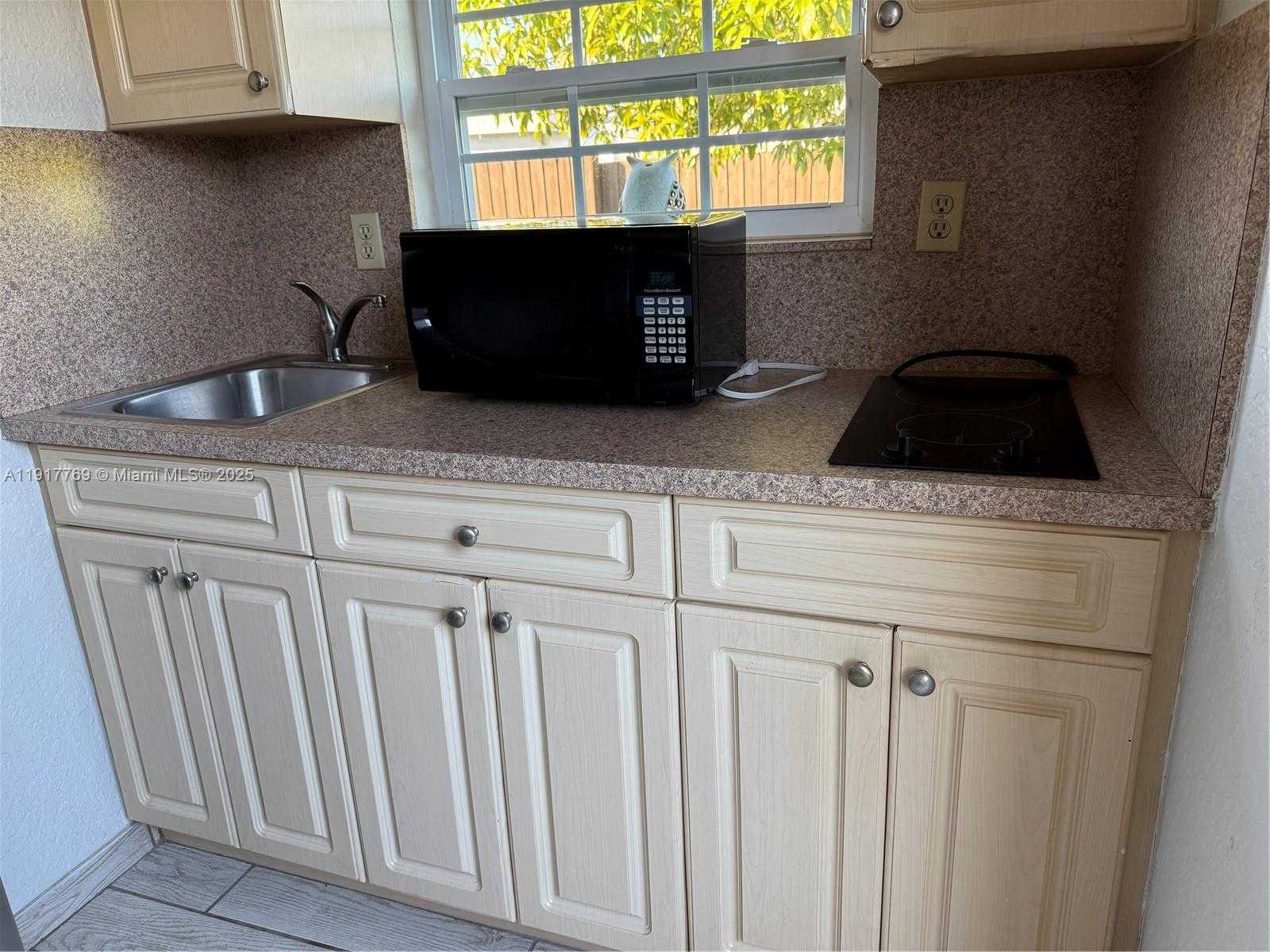 Small Image of 8791 SOUTH WEST 34TH ST, Miami Number 4