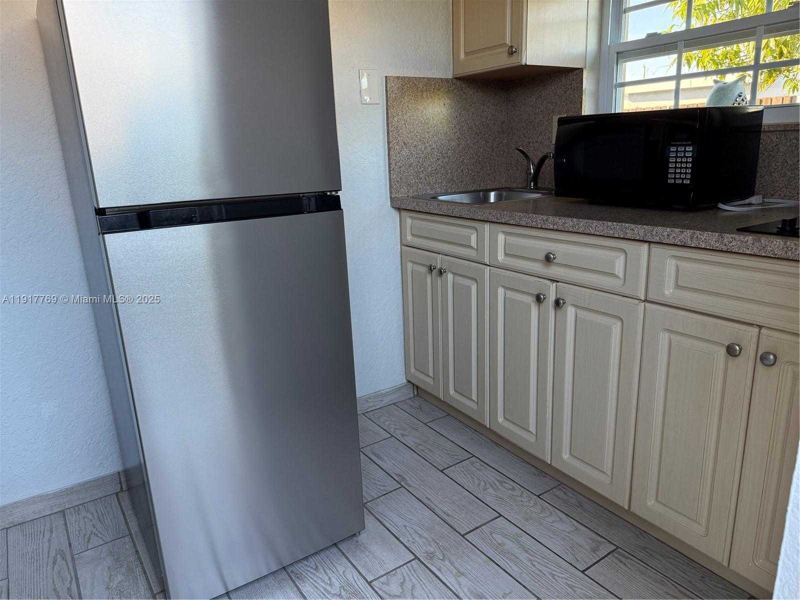 Small Image of 8791 SOUTH WEST 34TH ST, Miami Number 6