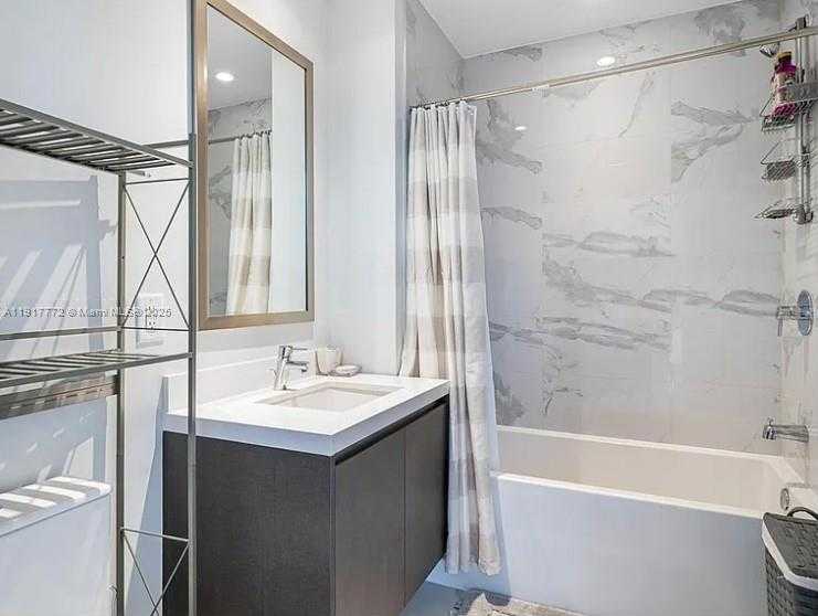 Small Image of 851 NORTH EAST 1ST AVE #3909, Miami Number 9