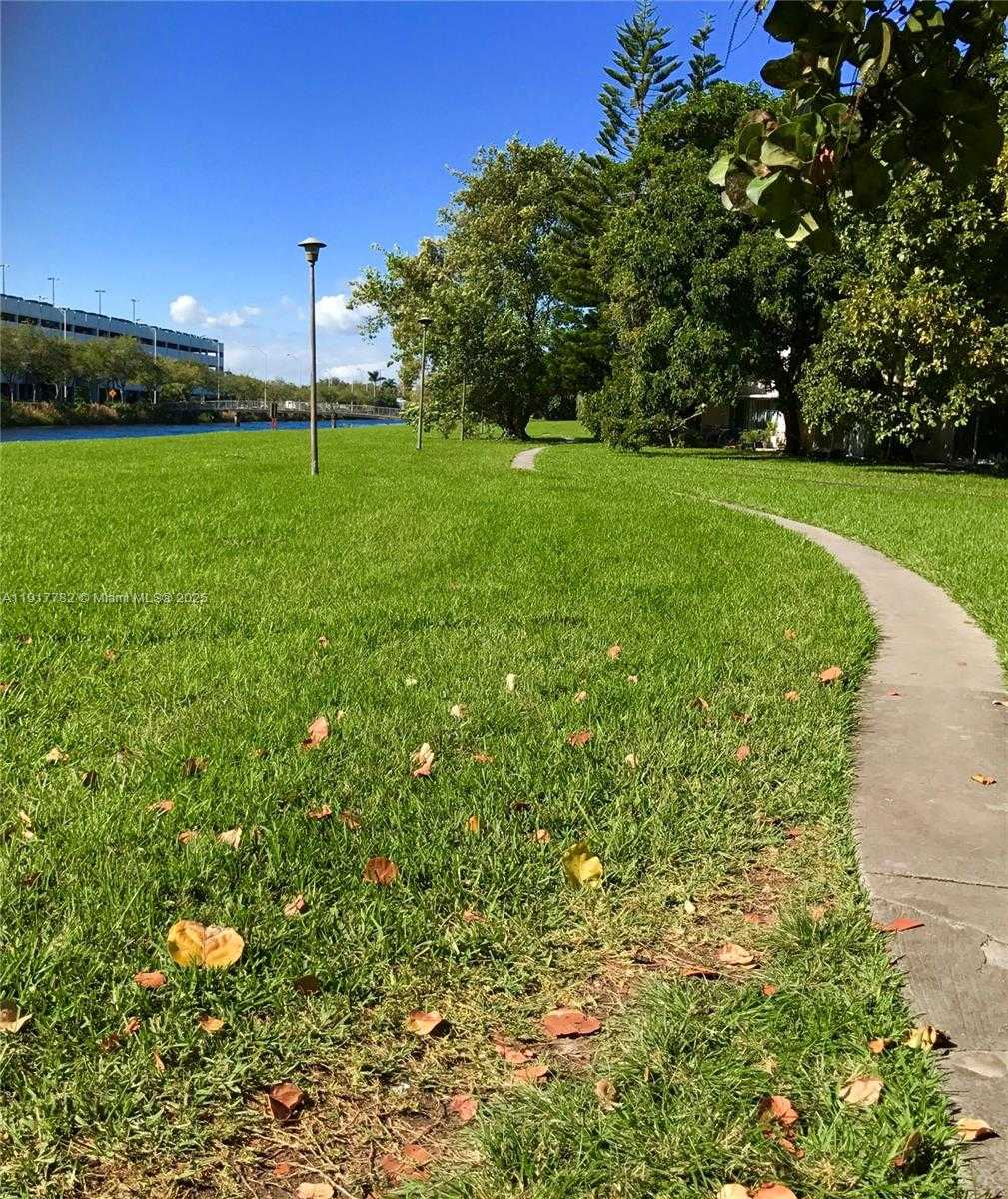 Small Image of 7328 SOUTH WEST 82ND ST #B213, Miami Number 22