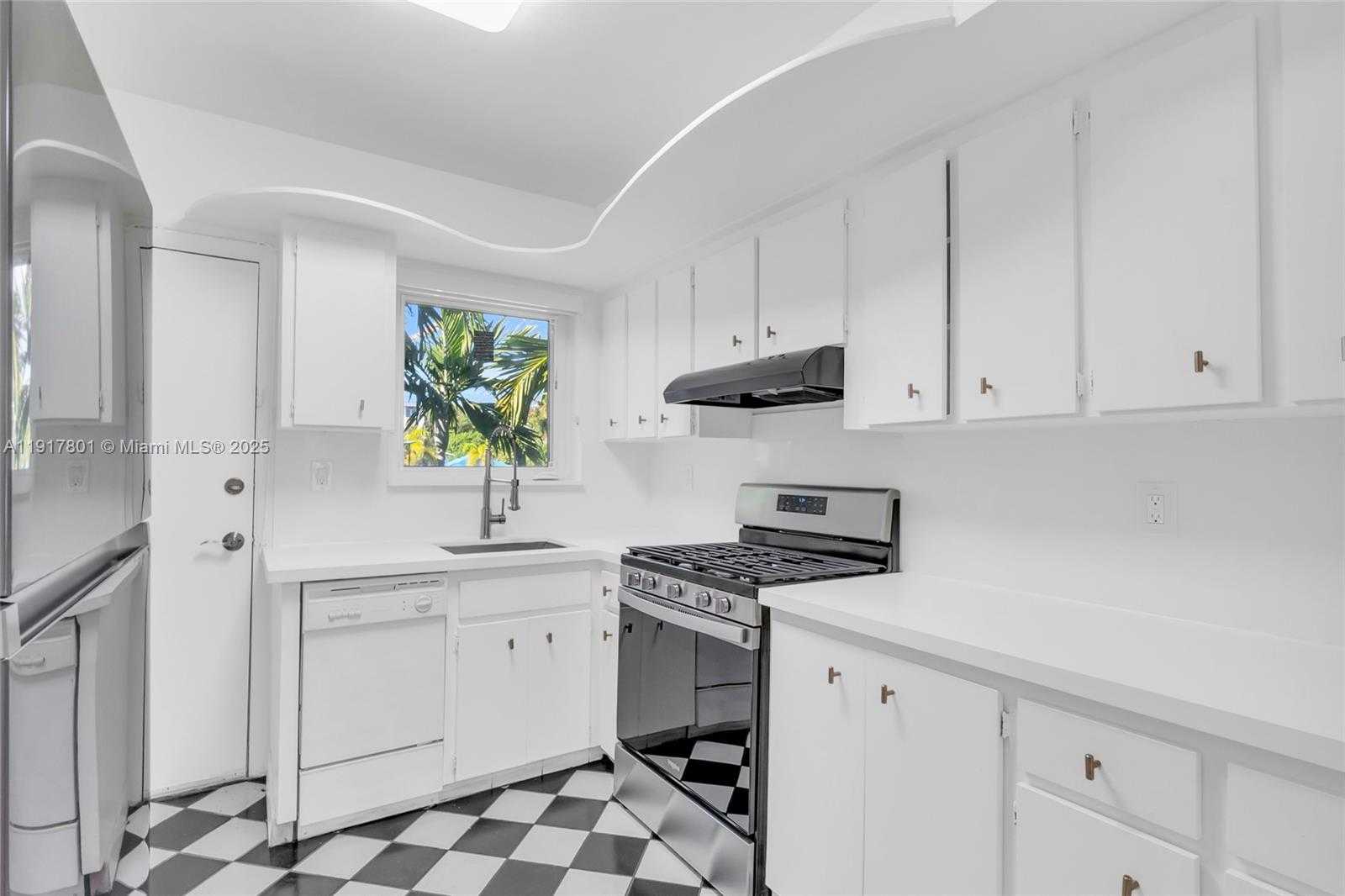 Small Image of 1101 98TH ST #5, Bay Harbor Islands Number 7