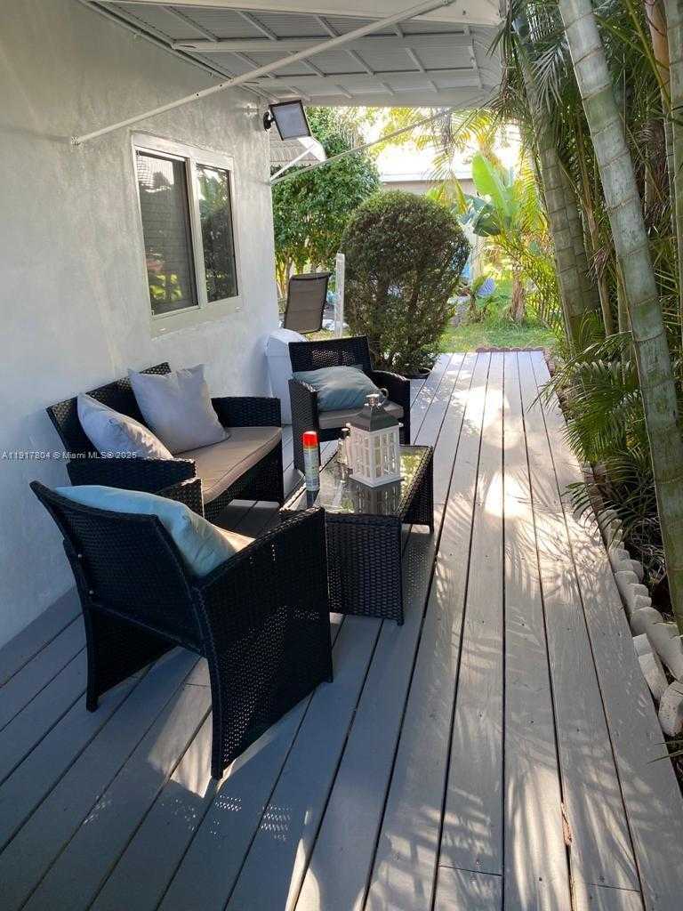 Small Image of 7303 NORTH WEST 57TH DR #7303, Tamarac Number 12