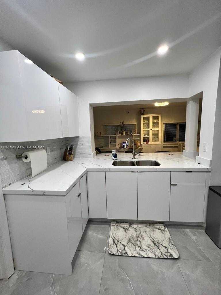 Small Image of 7303 NORTH WEST 57TH DR #7303, Tamarac Number 5