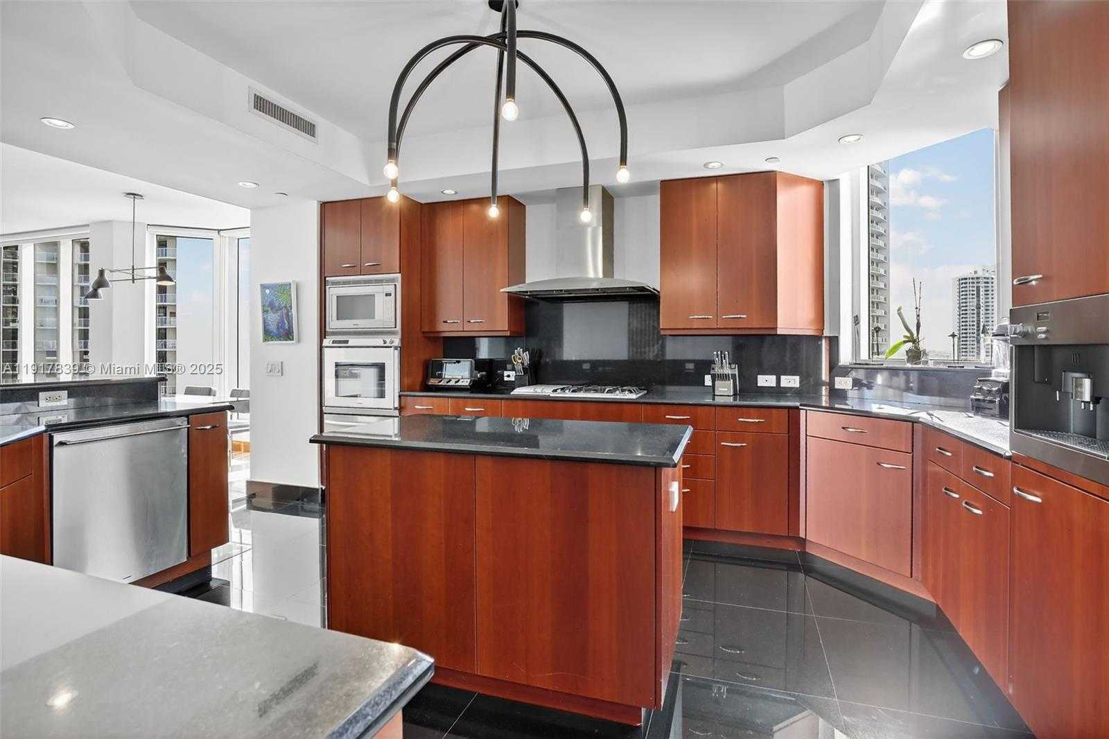 Imagen de Pequeño Objeto