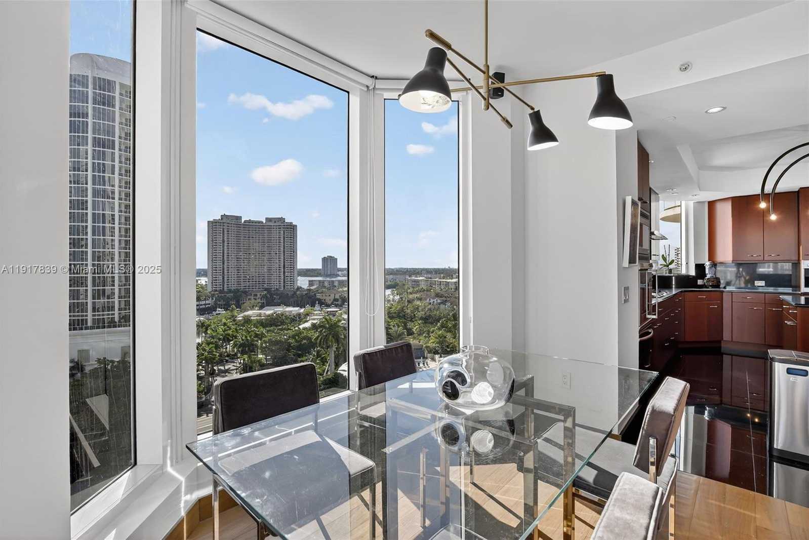 Imagen de Pequeño Objeto