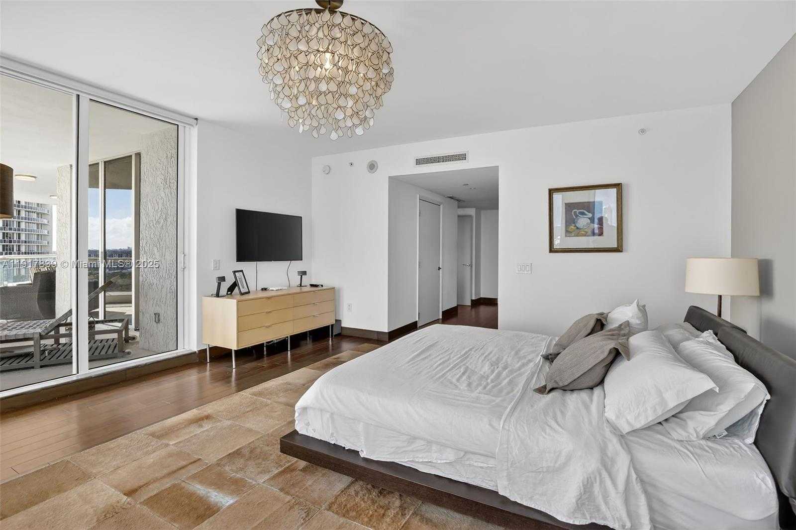 Imagen de Pequeño Objeto