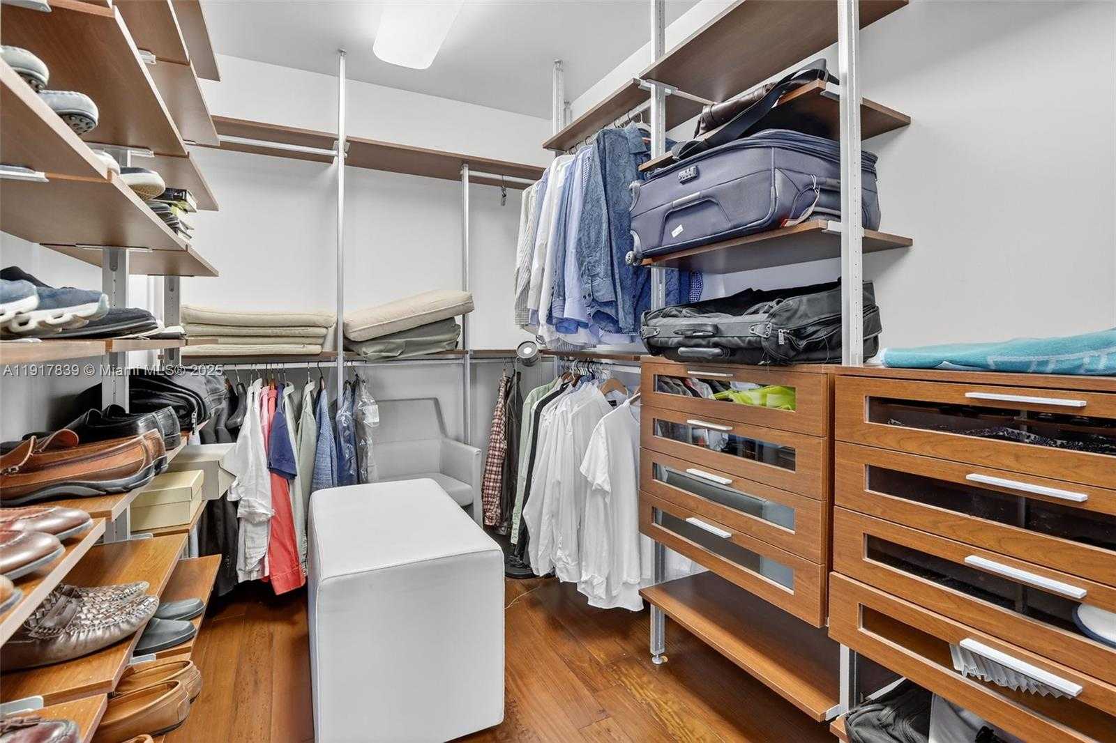 Imagen de Pequeño Objeto