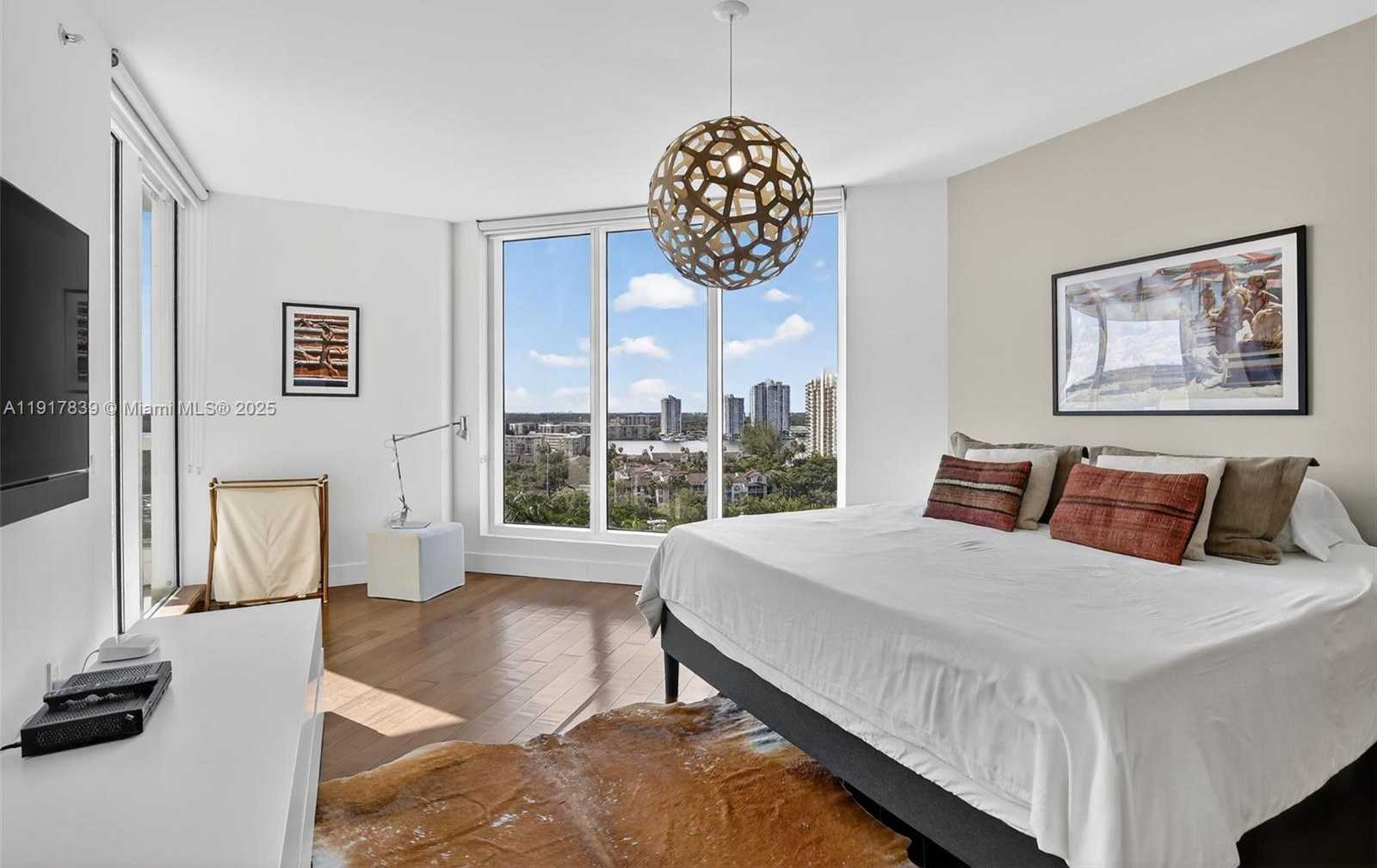 Imagen de Pequeño Objeto