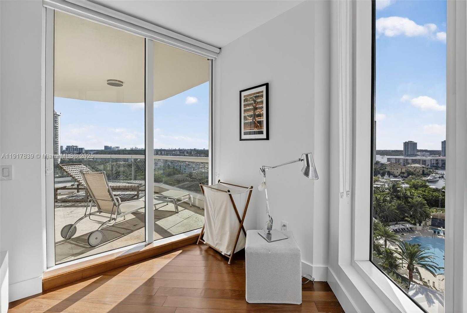 Imagen de Pequeño Objeto