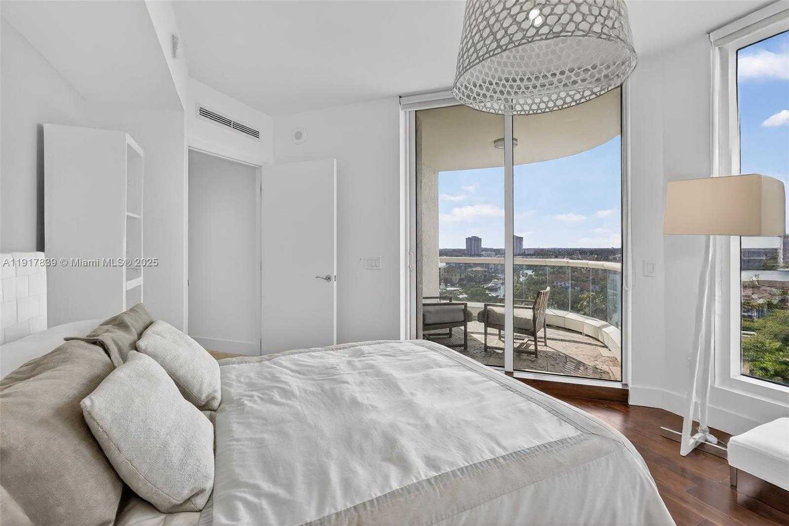 Imagen de Pequeño Objeto