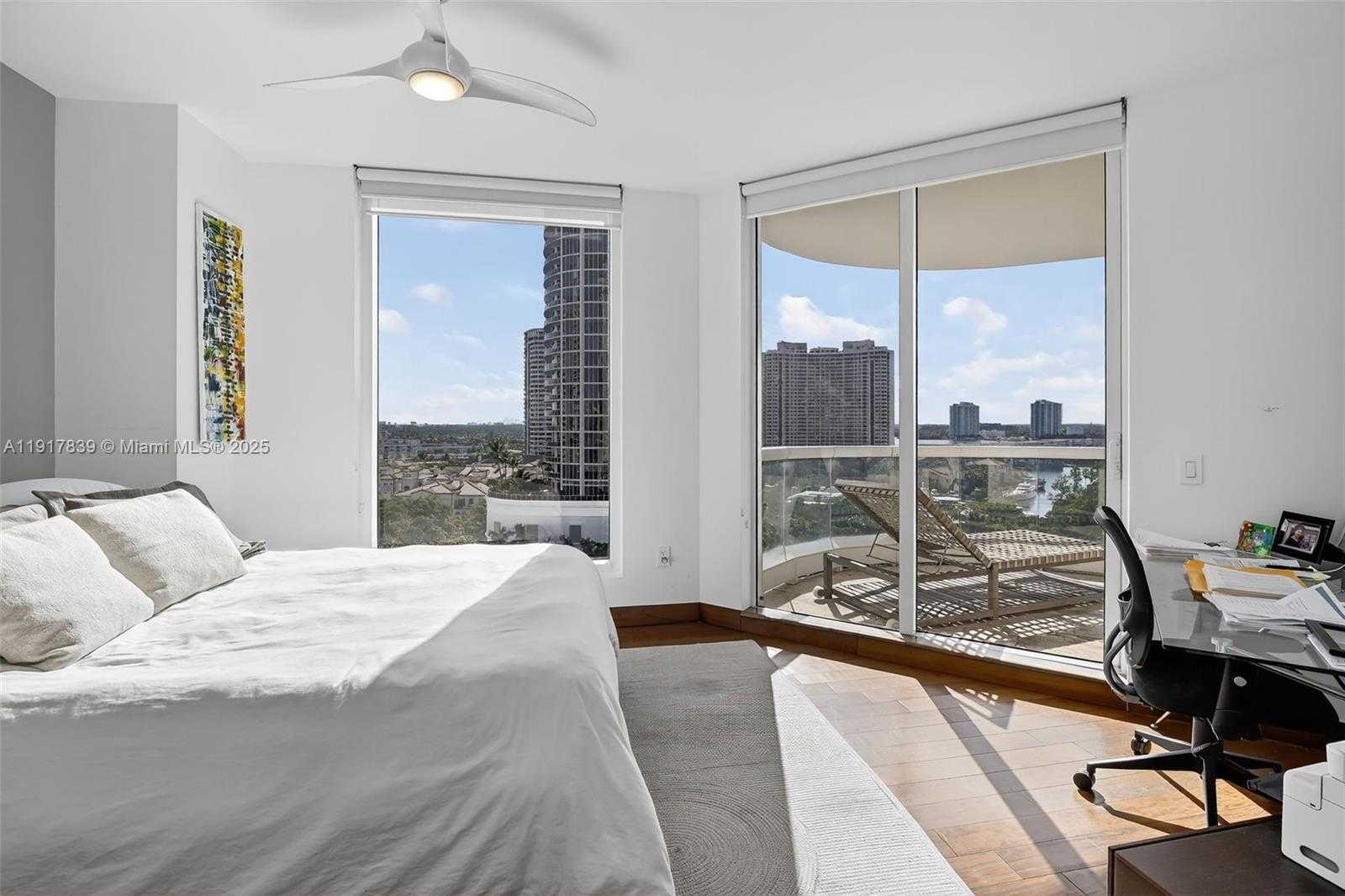 Imagen de Pequeño Objeto