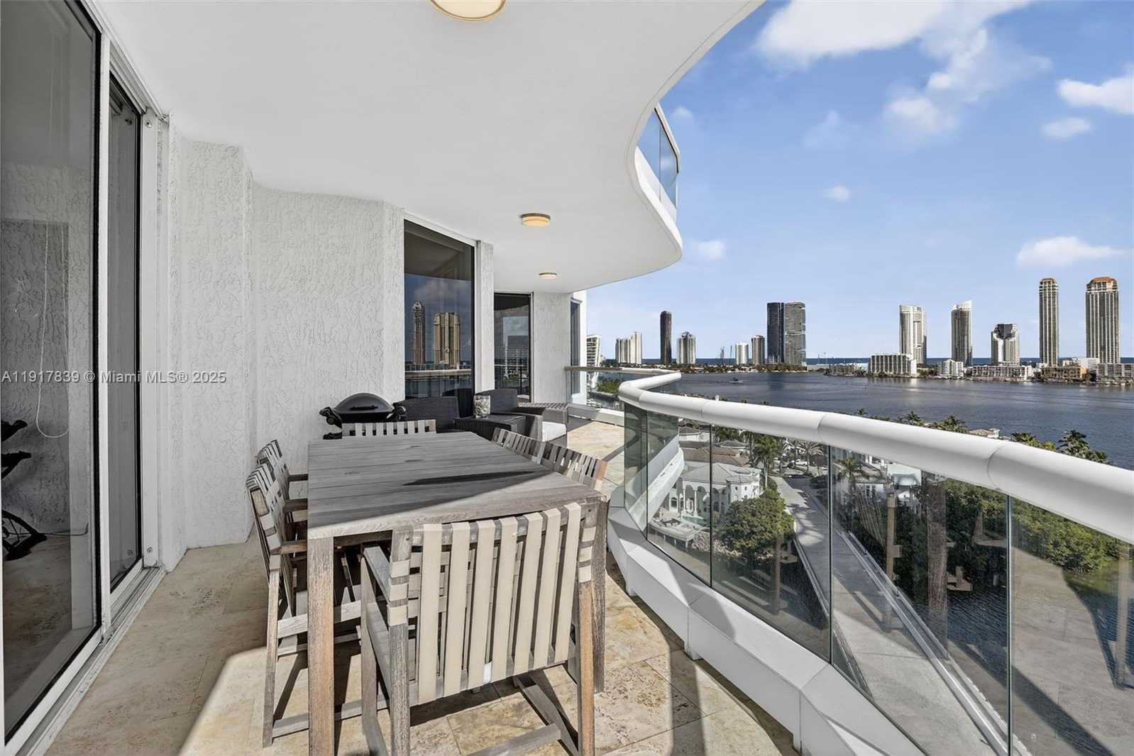 Imagen de Pequeño Objeto