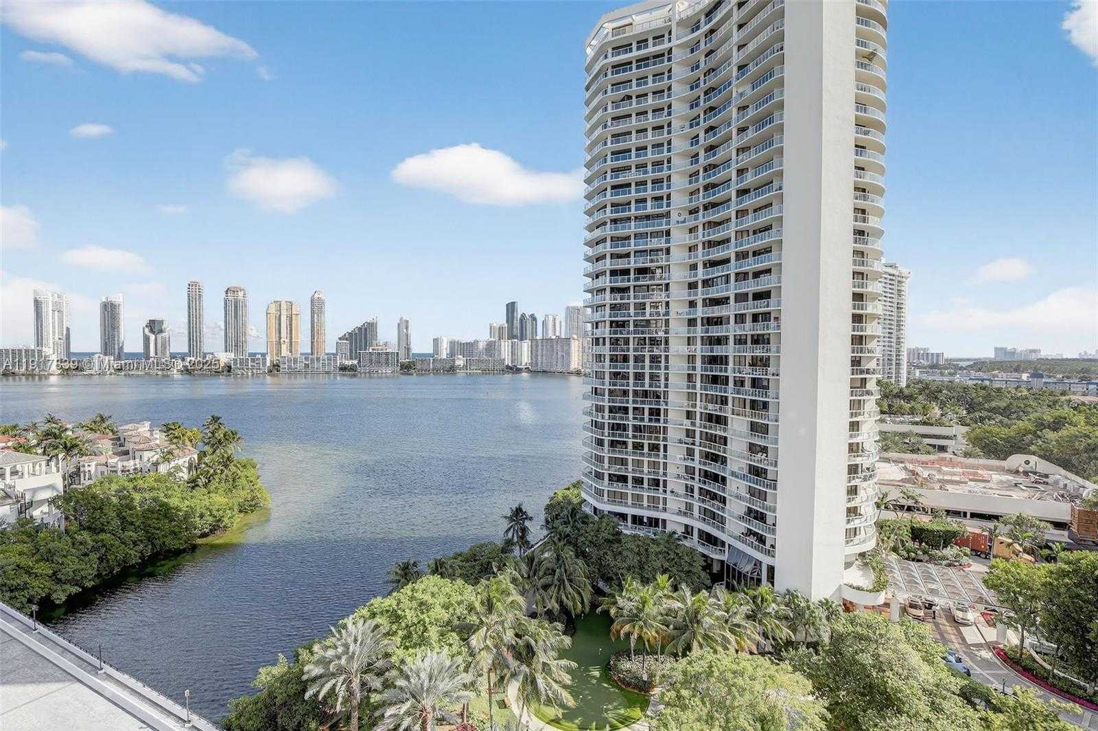 Imagen de Pequeño Objeto