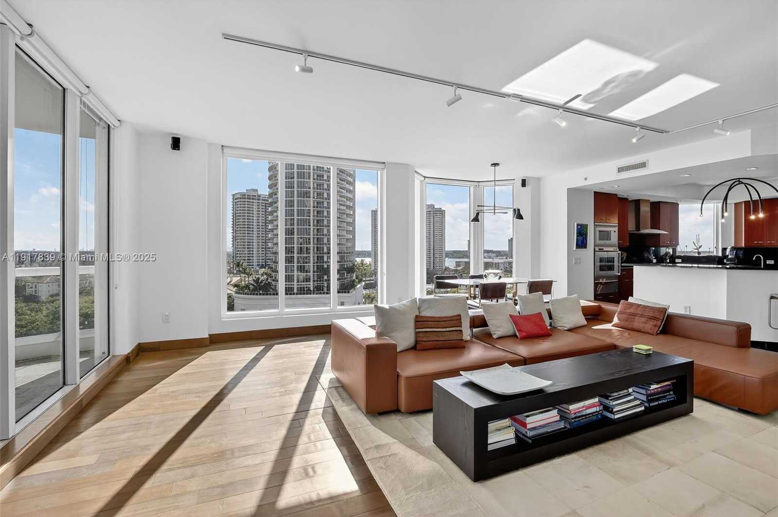 Imagen de Pequeño Objeto