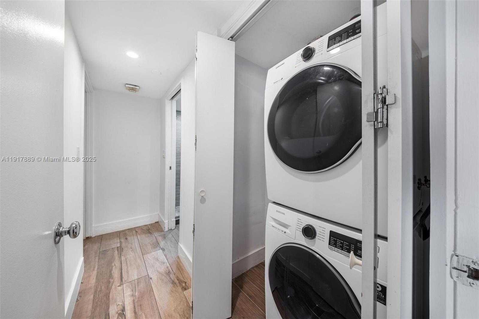 Small Image of 1541 BRICKELL AVE #C406, Miami Number 37