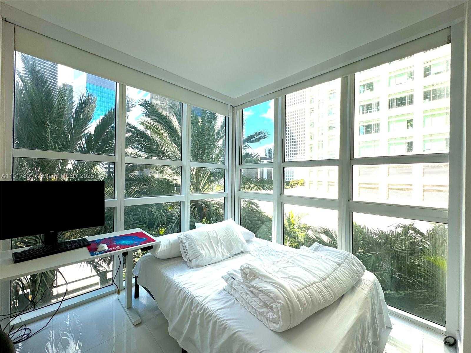 Small Image of 950 BRICKELL BAY DR #400, Miami Number 13
