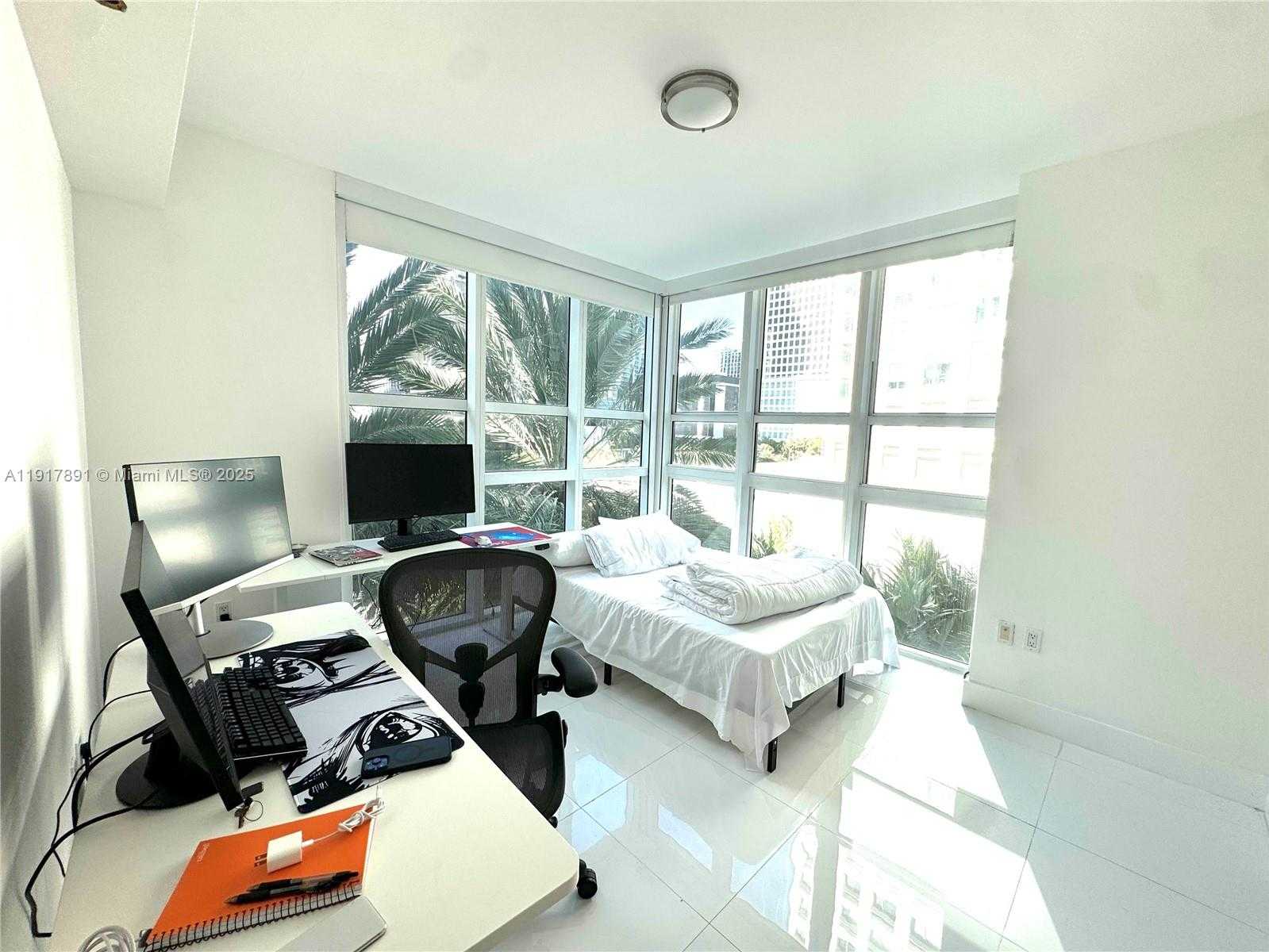 Small Image of 950 BRICKELL BAY DR #400, Miami Number 14