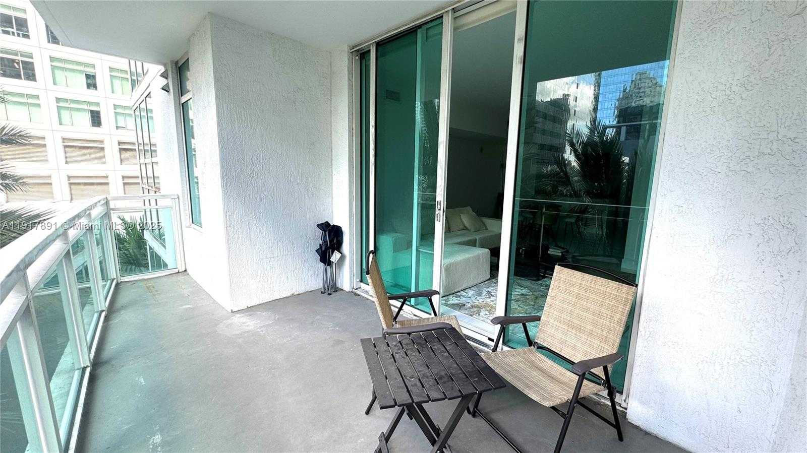 Small Image of 950 BRICKELL BAY DR #400, Miami Number 18