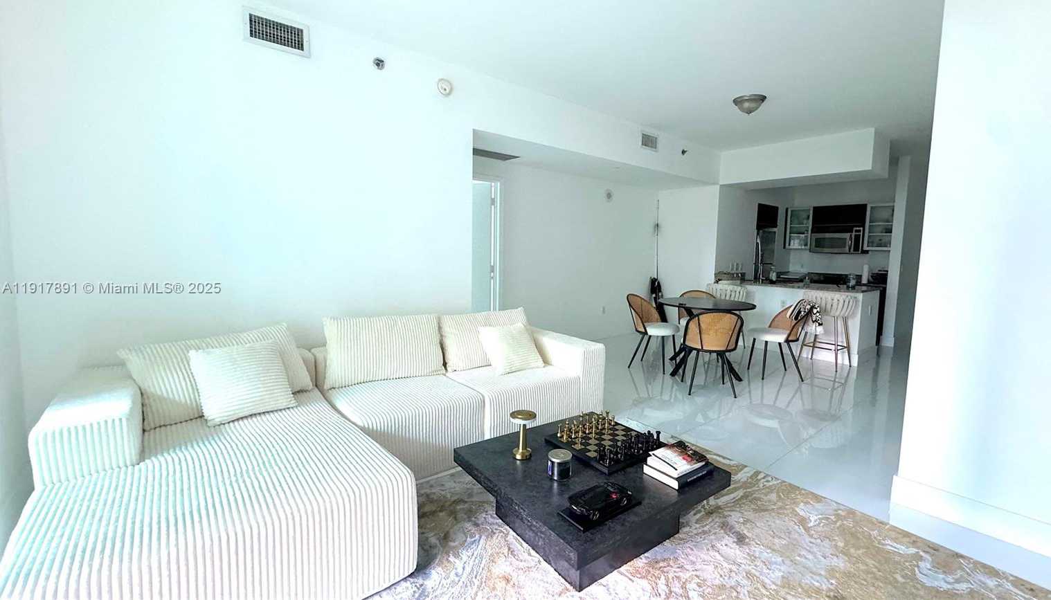 Small Image of 950 BRICKELL BAY DR #400, Miami Number 6