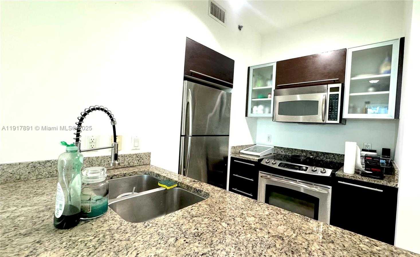 Small Image of 950 BRICKELL BAY DR #400, Miami Number 9