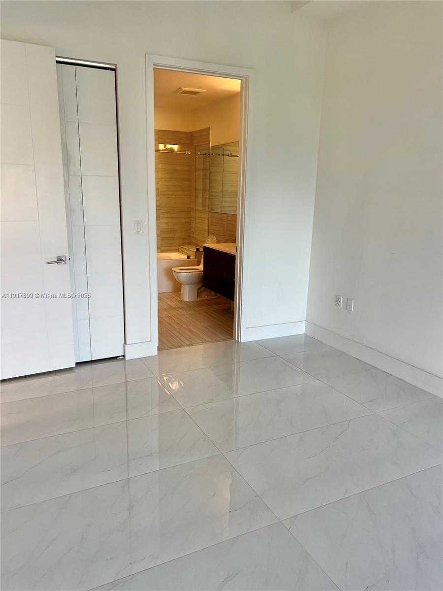 Small Image of 301 ALTARA AVE #210, Coral Gables Number 12