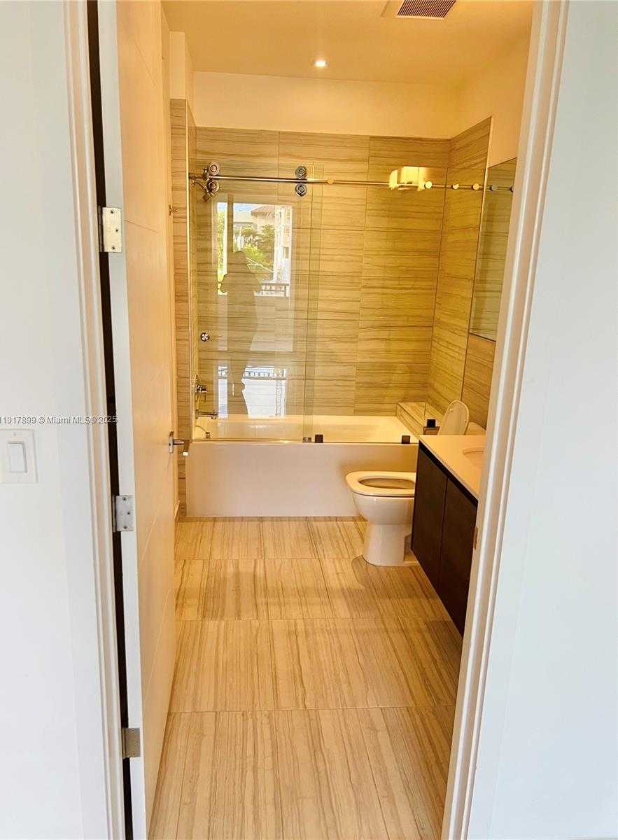 Small Image of 301 ALTARA AVE #210, Coral Gables Number 14